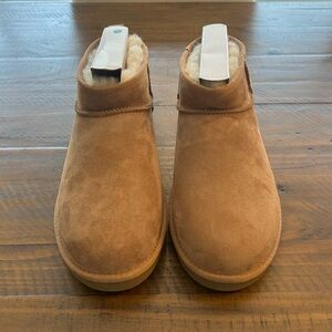 UGG Men’s Classic Mini Chestnut Boots Size 10